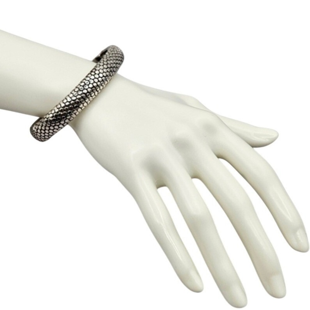 Silver Tone Chico's Silvy Textured Hinged Bangle Magnetic Bracelet Mens Womens